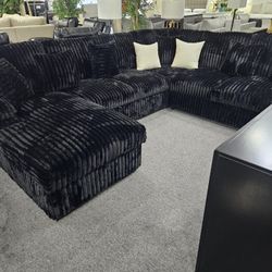 Brand New Jumbo Corduroy Sectional With Sofa Bed And Storage Chaise (123.03 x 97.64 (66.93 Chaise) x 38.19 in. H
(SEAT HEIGHT: 18.90 in.)) 