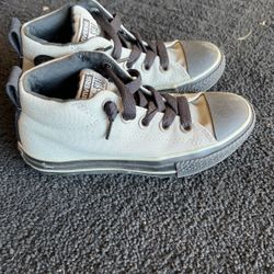 Used Kids 3/4 Converse Size 12 Kids. 