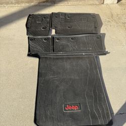 Mopar Cargo Tray for Jeep Wrangler JL Unlimited