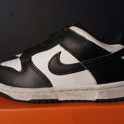 Nike Dunk Panda Size 9C 