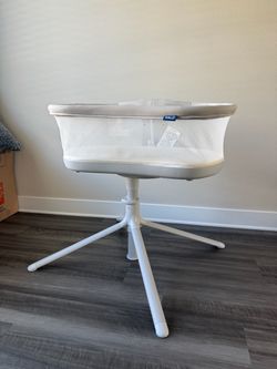 HALO Baby Bassinet with Stand