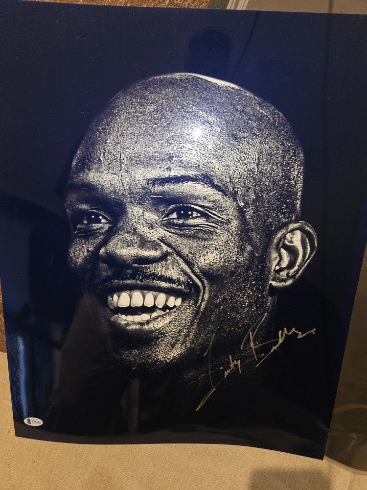 Timothy Bradley Autographed 16x20 Photo