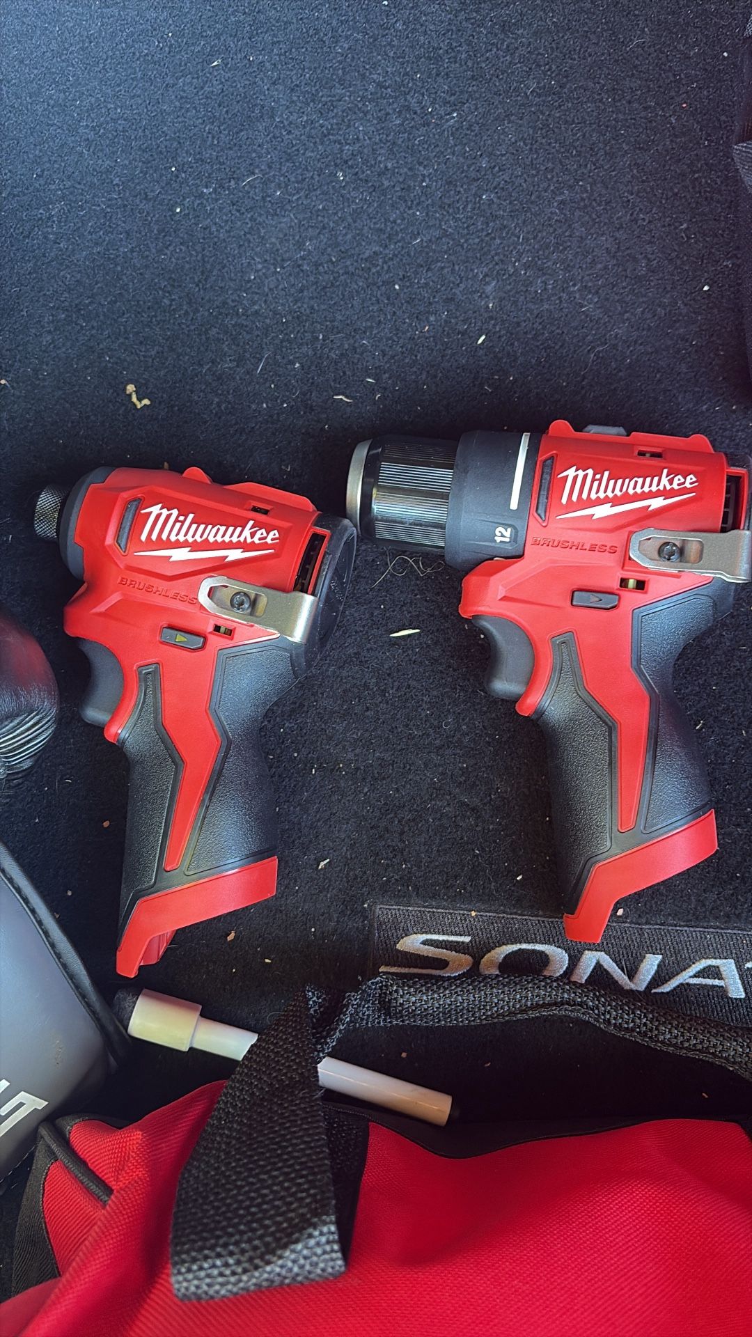 2 Milwaukee Drill set