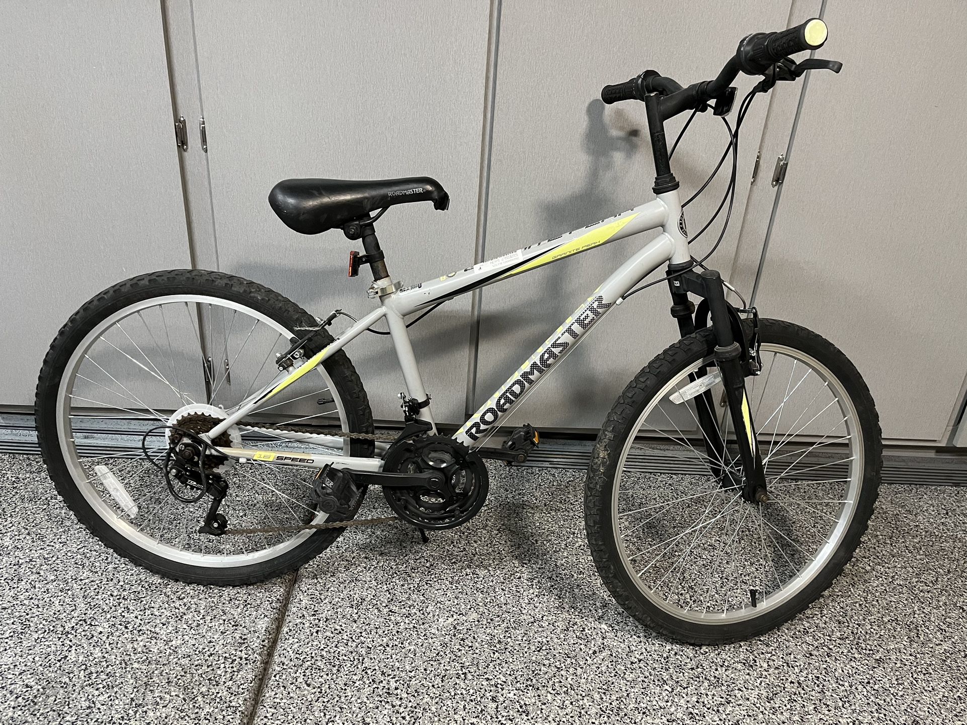 24” Kids Mountain Bike Roadmaster 