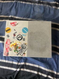 Xbox One S/ Comes with HDMI and Powe Cord