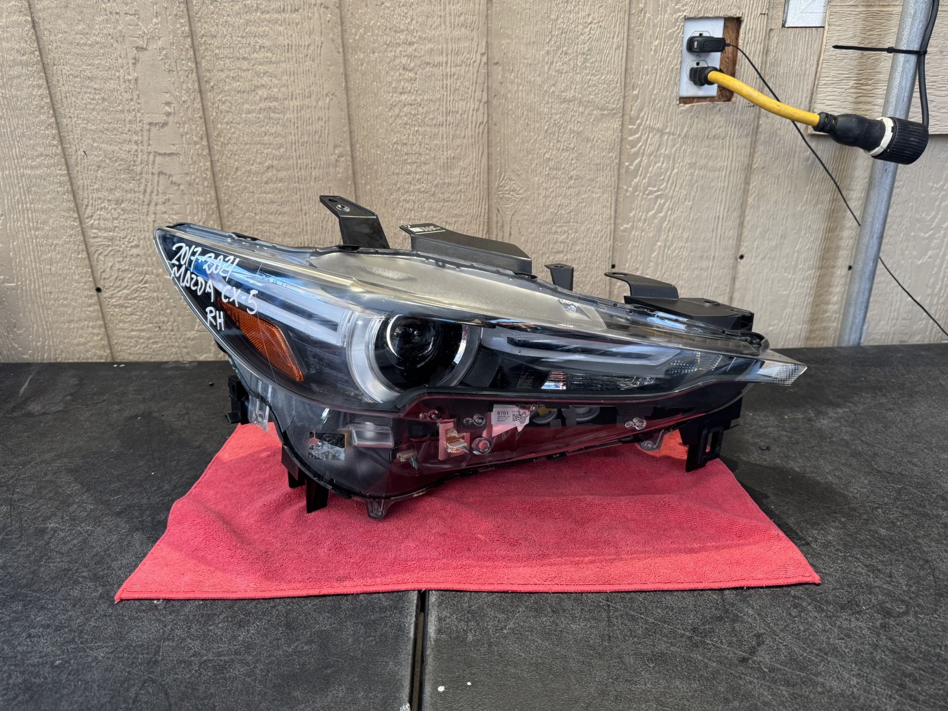 2017 2018 2019 2020 2021 MAZDA CX-5 RIGHT SIDE HEADLIGHT OEM USED 