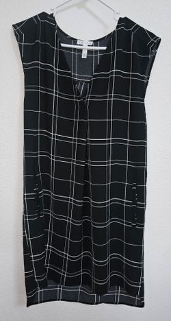 Leith Everyday Black White Checkered Little Dress Size Small tunic S Shift mini
Excellent Pre-owned condition, no flaws
Beautiful black and white ch