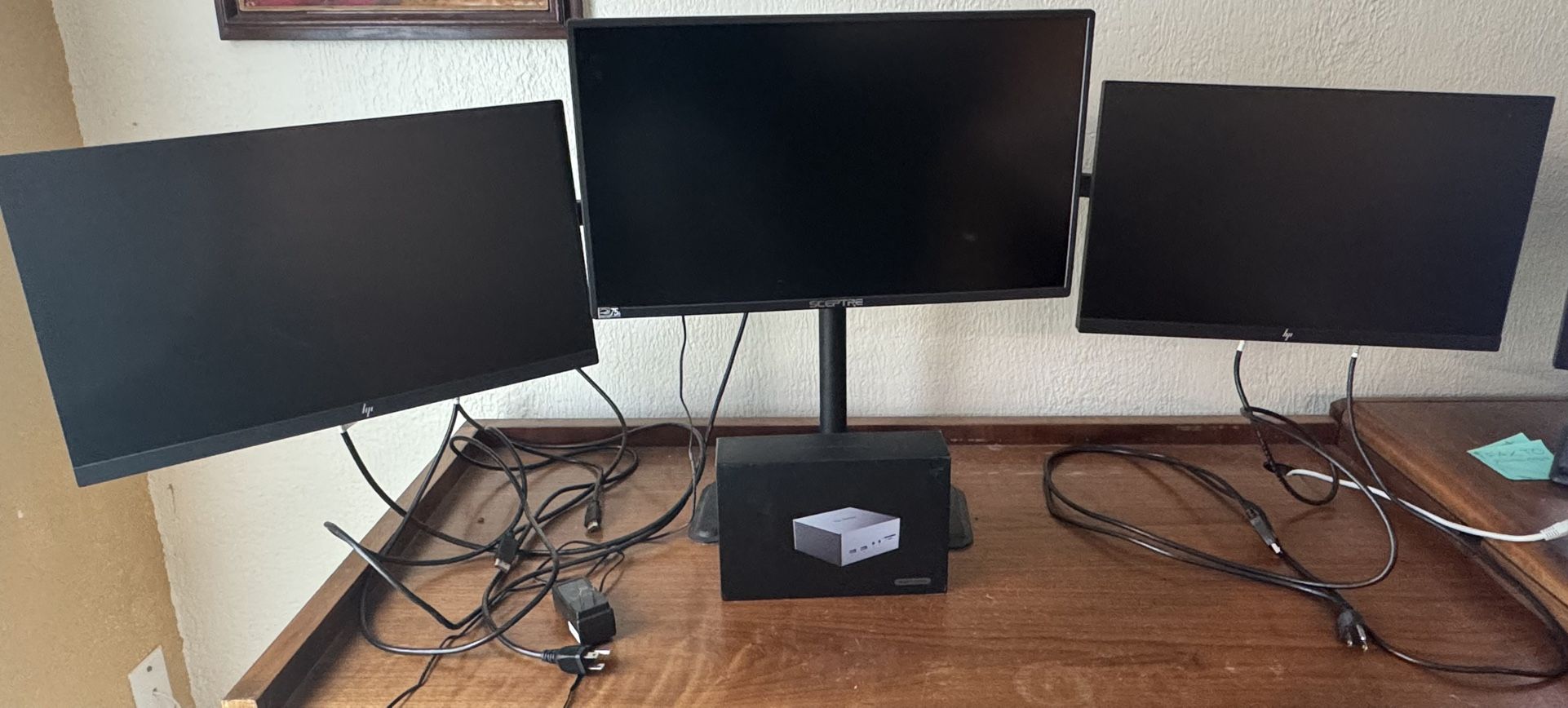 3 Monitor Computer Set Up