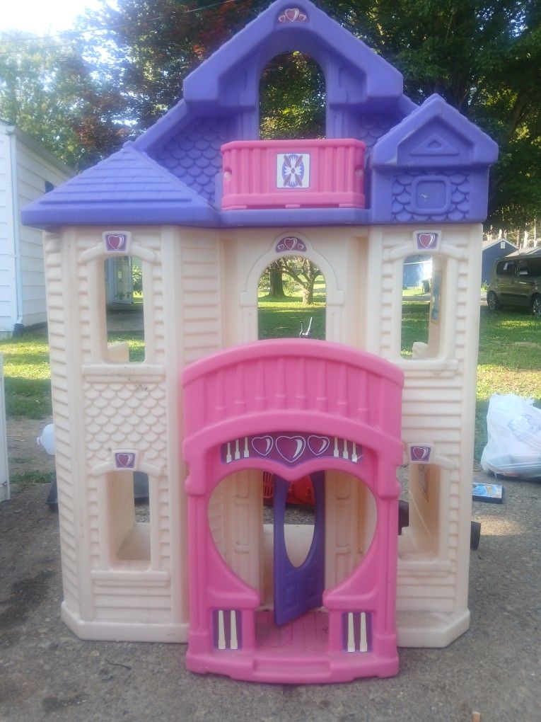 Large Little Tikes Doll House