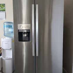 REFRIGERATOR