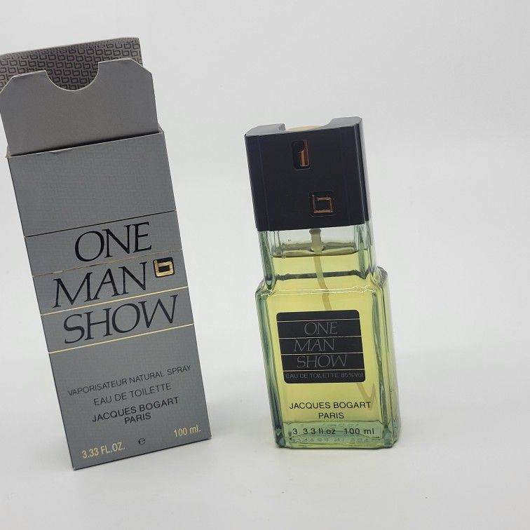 Jacques Bogart One Man Show Cologne for Men Eau De Toilette 3.4 oz /100 
ml 90% full with box.
Made in France
Weight 10 oz plus shipping materials.