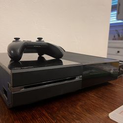 Xbox One - includes GTA V, Fallout 4, and Batman Arkham knight