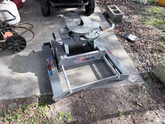 B&W Patriot 18K Sliding 5th Wheel Hitch
