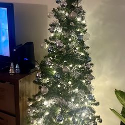 6 FT. Artificial Christmas Tree Fully Decorated 