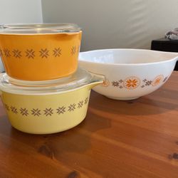Town and Country Vintage Pyrex 