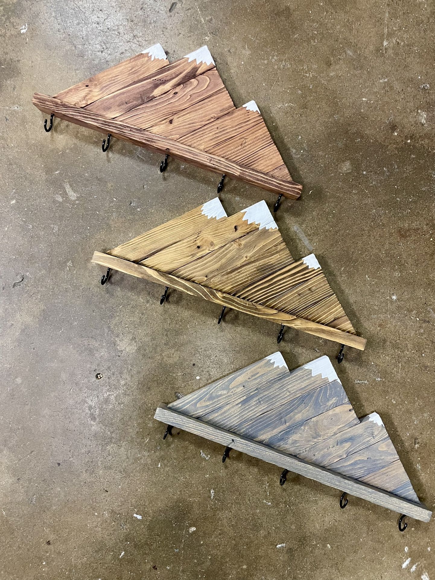 Wooden Mountain Shelves with Hanging Hooks for Entryway Storage
