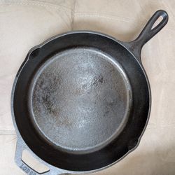 Lodge 10.25" Cast Iron Skillet