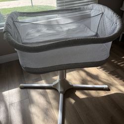 Halo twin bassinet