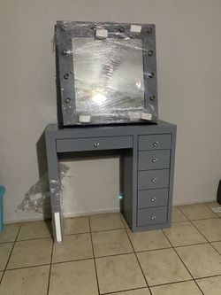 Custom makeup vanity medium glasstop
