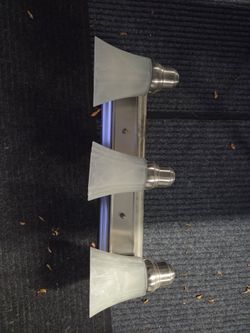 Free bathroom light