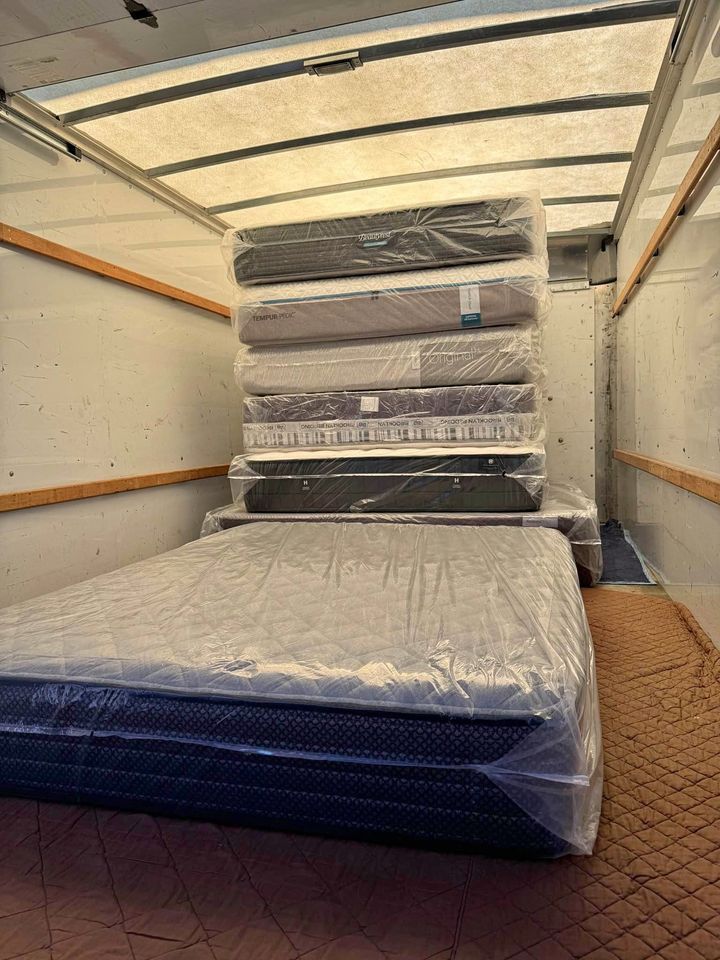 GOTTA GO TODAY‼️ BRAND NEW KING AND QUEEN MATTRESSES😍