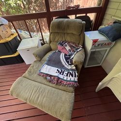 Reclinable Chair 