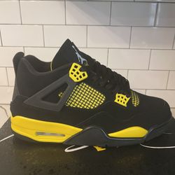 Men’s Jordan Retro 4 Yellow Thunder Size 10.5.