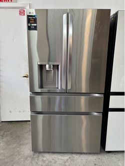 NEW OPEN BOX LG COUNTER DEPTH REFRIGERATOR