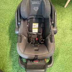 Uppababy Mesa Max Infant Car Seat + Base