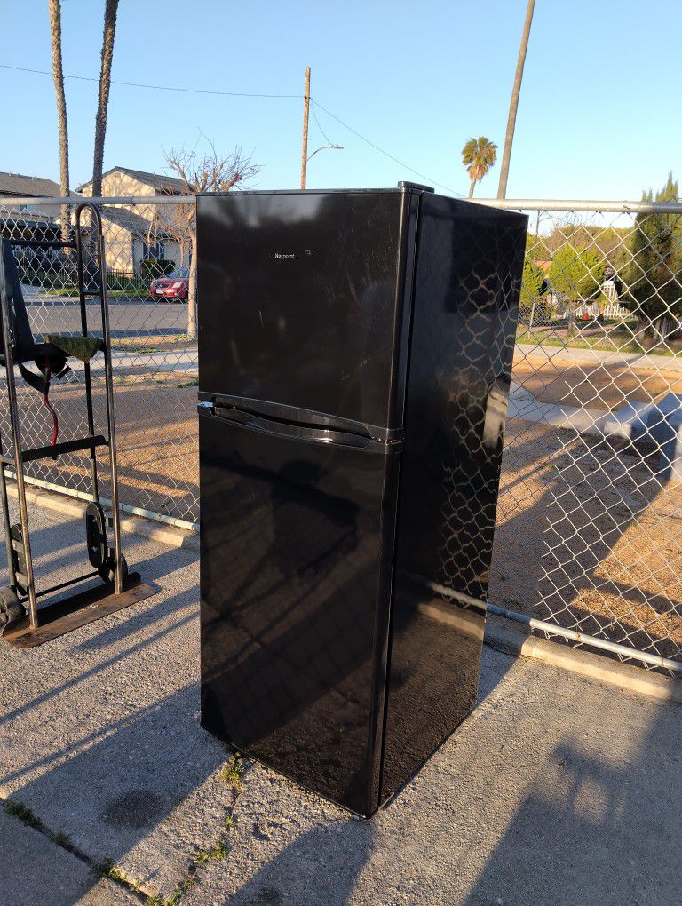 24" Fridge Less Than A Year Old Like New Condition $225