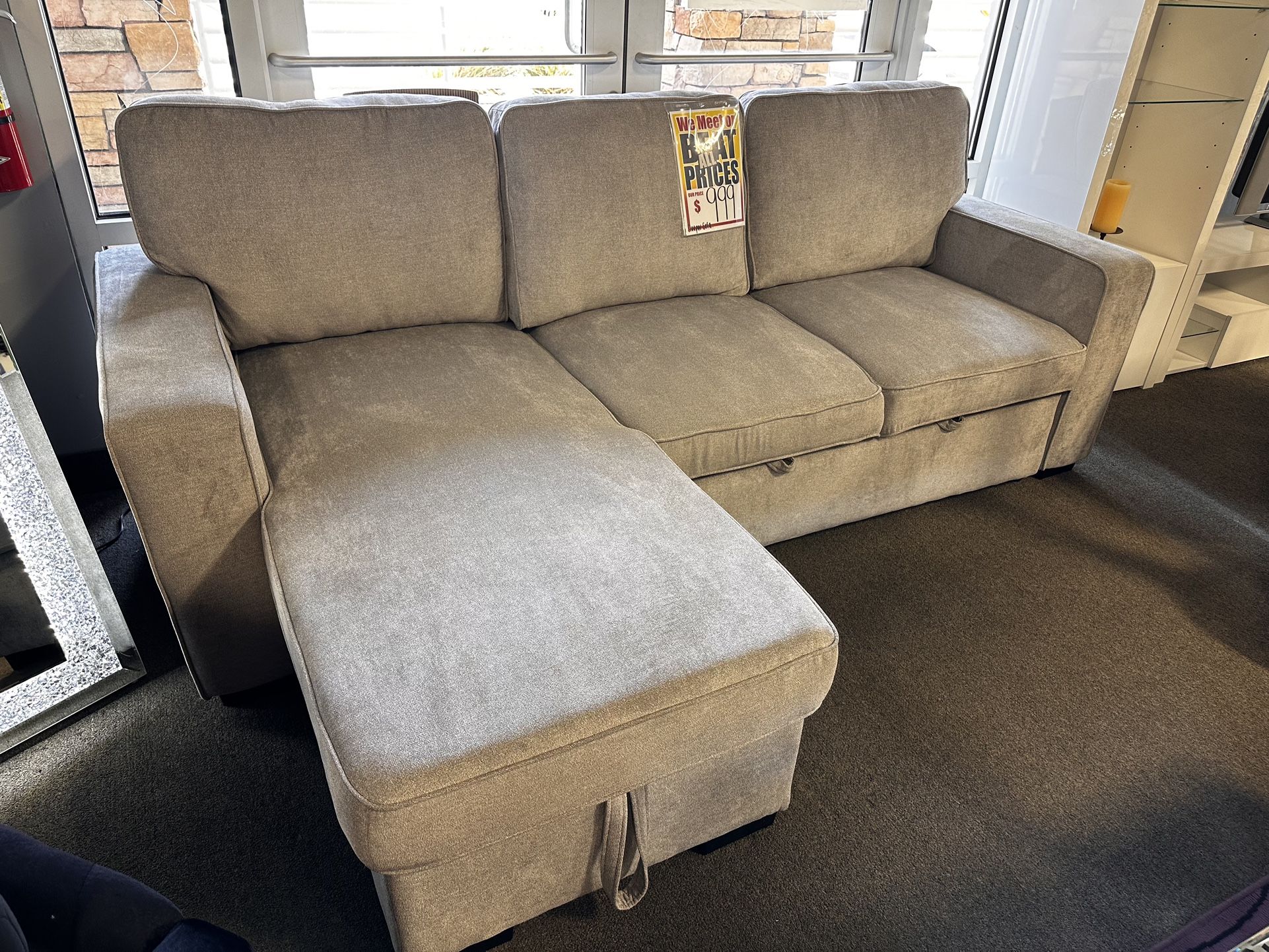 Perfect Sleeper Sectional! $799 ๐ฉถ๐ฅ๐ฆ