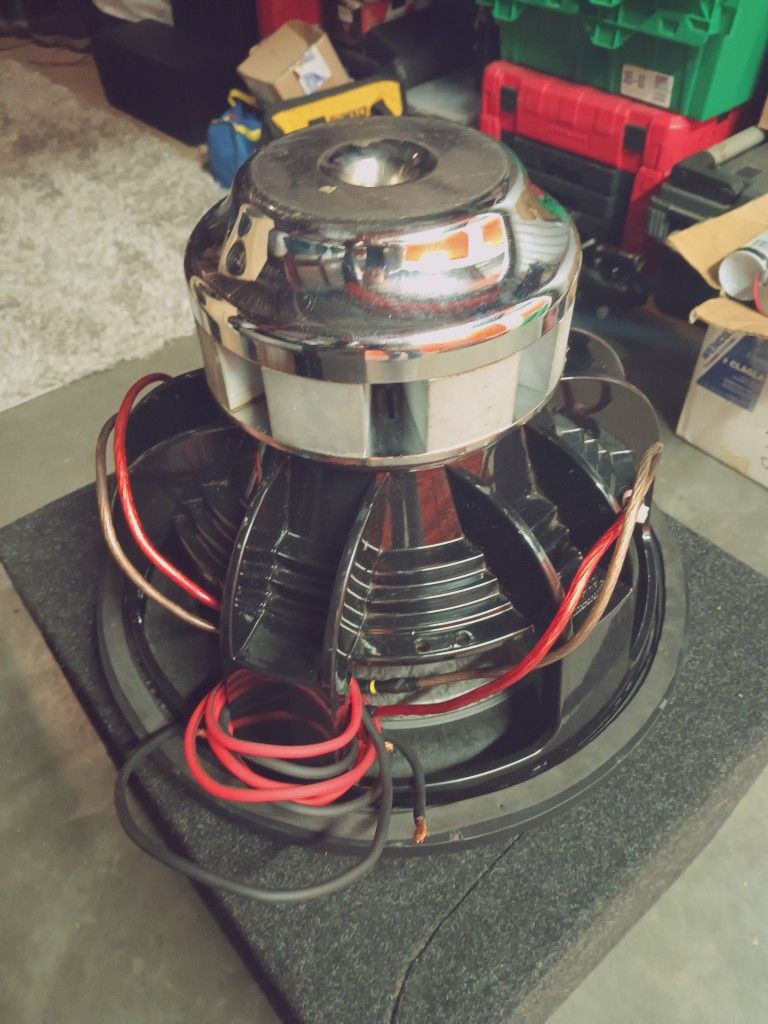 Sundown 15" Compact Neo V2 rear and hard to find. Dual .75 Ohm 2000 RMS. FREE DELIVERY DEMO PORTLAND