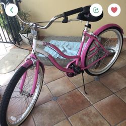 Beautiful Women’s Pink Cruiser Bicycle 