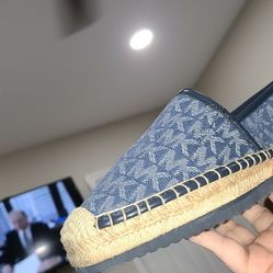 New In Box Navy Michael Kors Shoes 