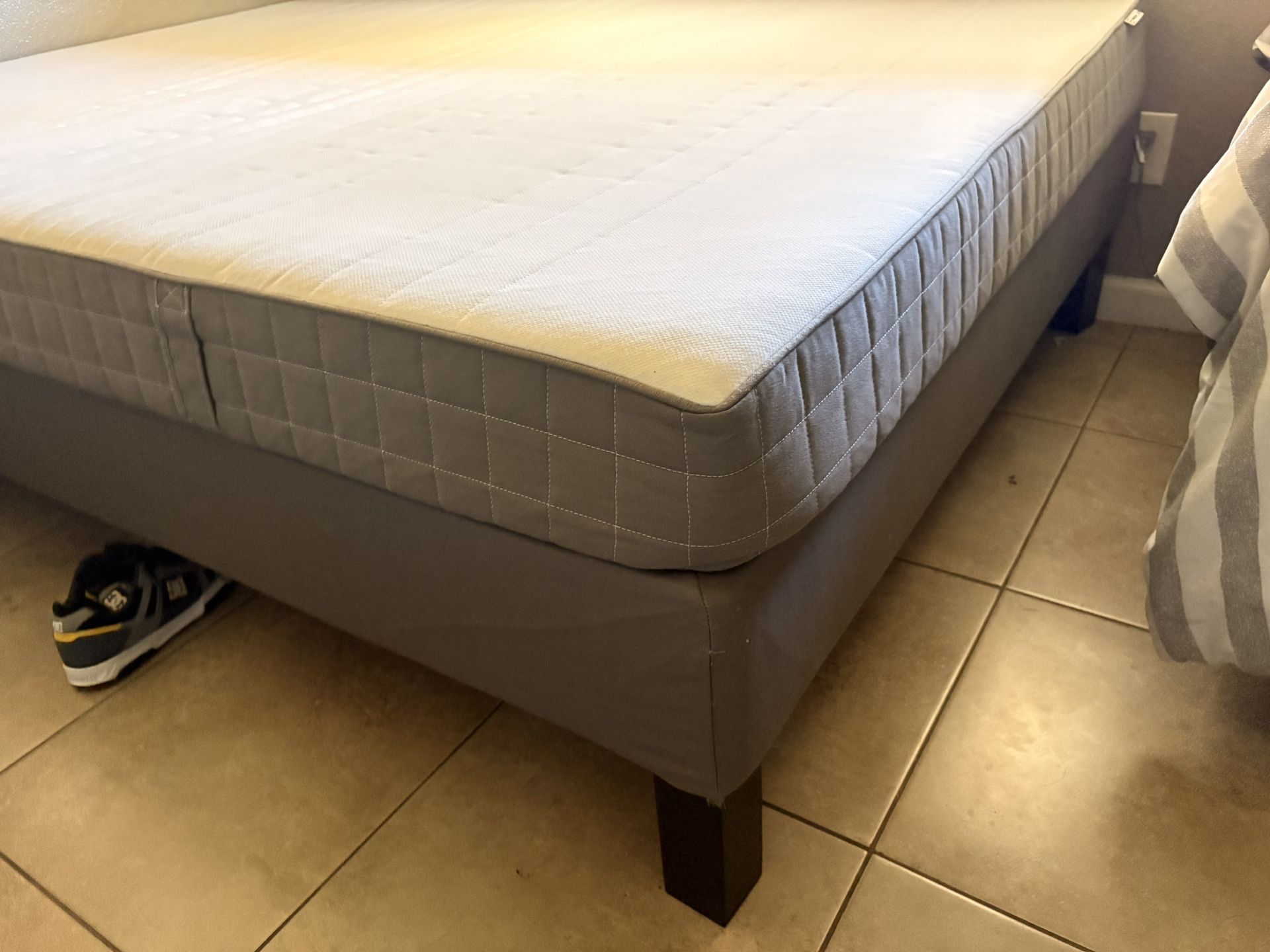Queen Size Bed 80”x 60”