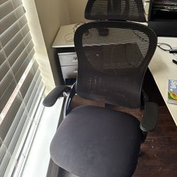 Ergonomic Mesh Office Chair w/ Headrest – Great Condition