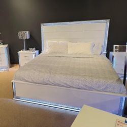 King-Bedroom-Set-w-Vanity