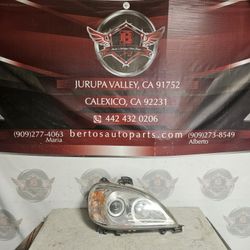 2002-2005 MERCEDES BENZ ML320 SS350 AMG500 RH RIGHT SIDE HEADLIGHT