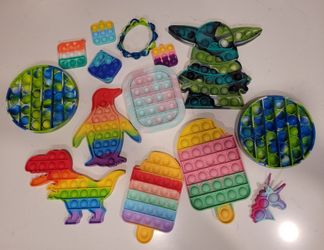 14 Pop-It Fidget Toys!