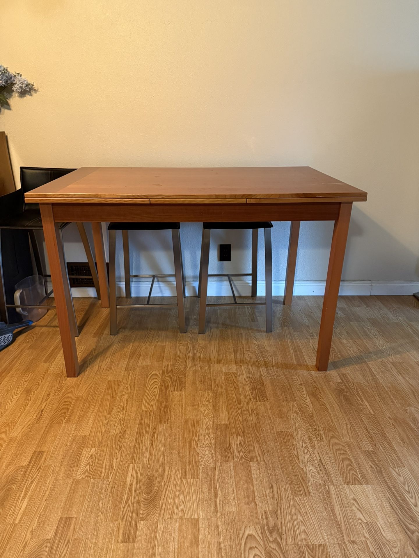 Kitchen Table and Chairs