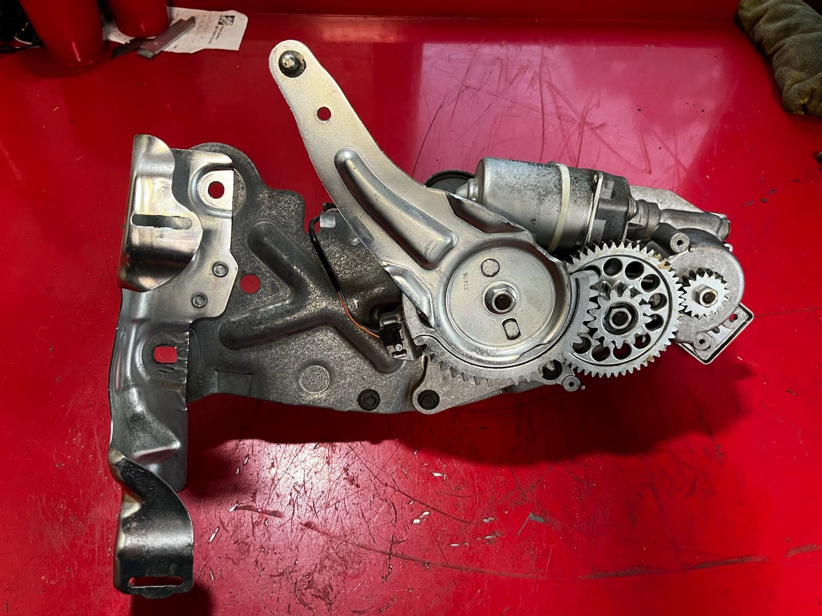 07-14 Escalade Tahoe Power Lift Gate Motor Tailgate Hatch Deck Lid Assembly OEM (PARTED OUT A WHOLE 2008 CADILLAC ESCALADE MESSAGE ME WITH PART YOU NE