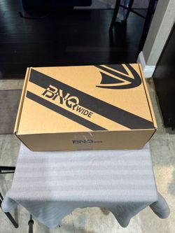 BNQ Wide White Sneakers