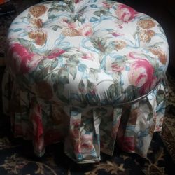 Ottoman/table