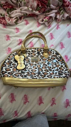 Hello Kitty purse