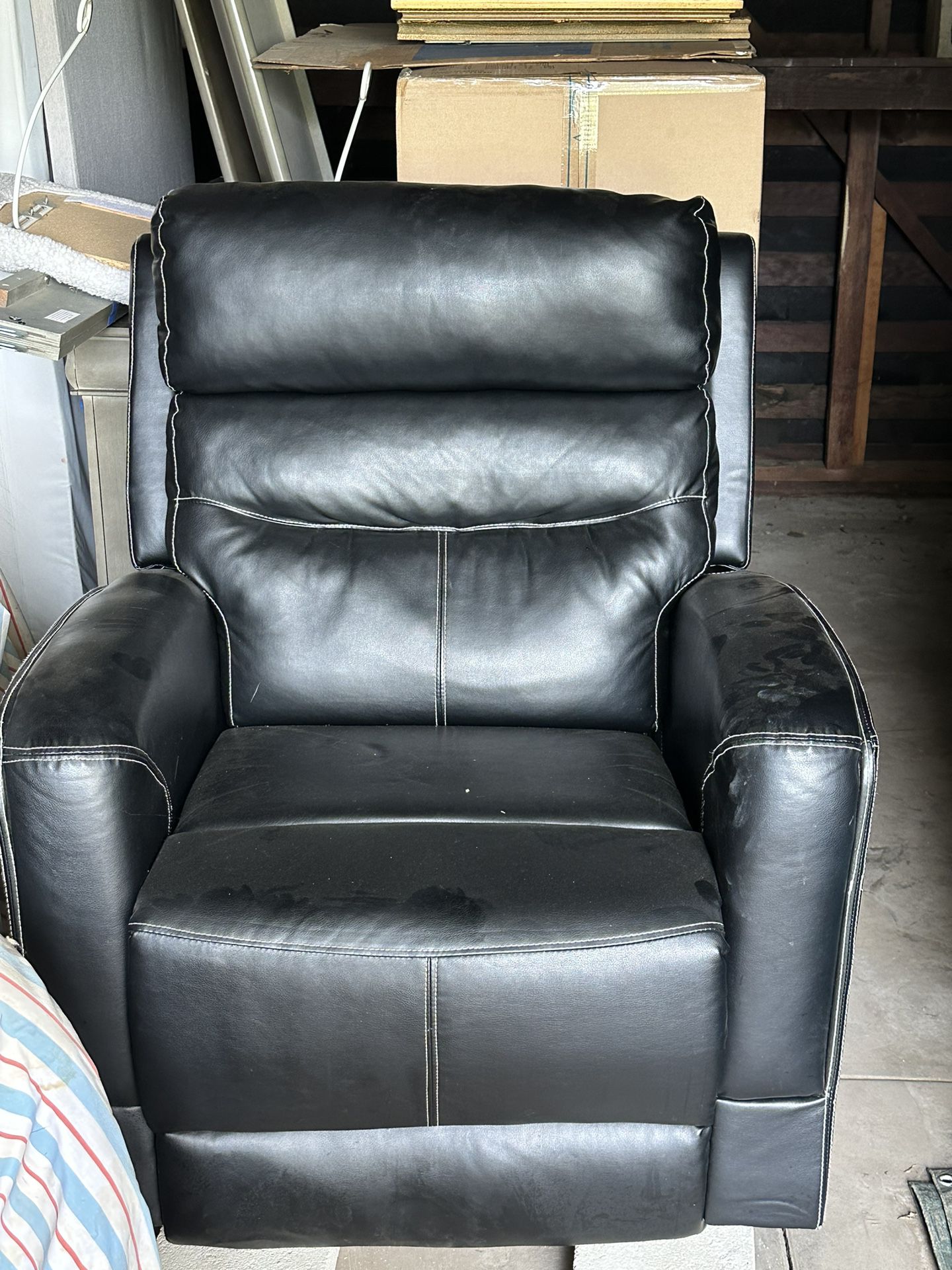 Power Recliner with Massage 