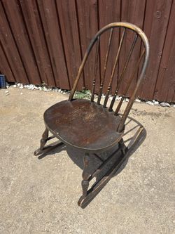Vintage Wood Rocking / Rocker Chair