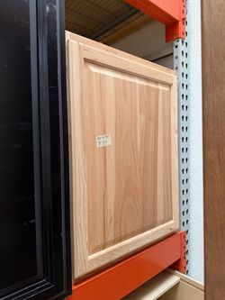 Light brown upper kitchen cabinets 24x30
