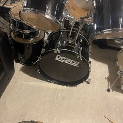 Peace Drums  Made Buy Ludwig  5 Pieces 