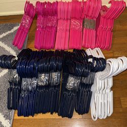 140 Kids Hangers 