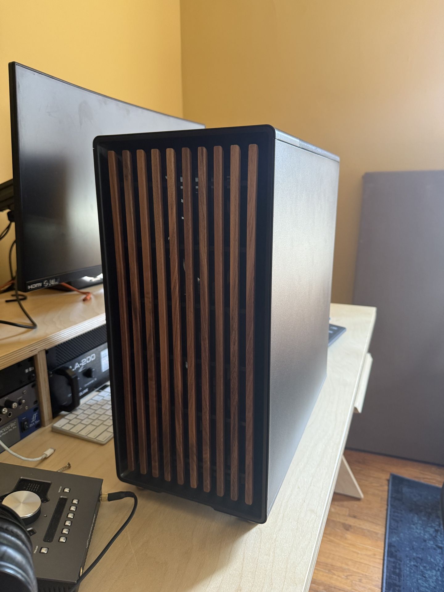 Gaming PC (9950x, 5070ti)